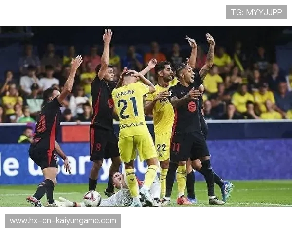 巴萨替补中场插上远射，精彩一击成赛后热议话题