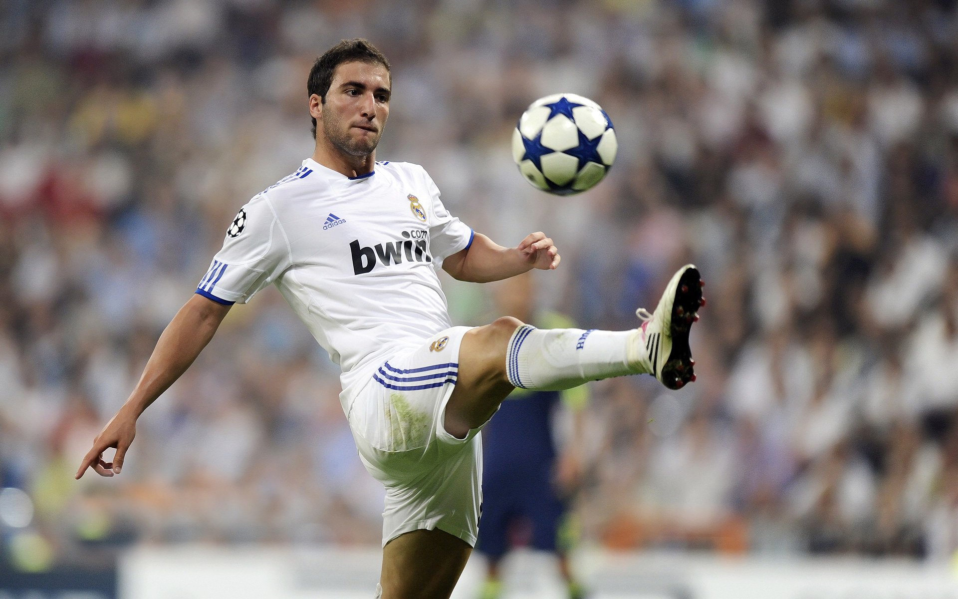 球迷热议：这场比赛哪一幕最令人难忘？，那场球赛让人们很激动英文